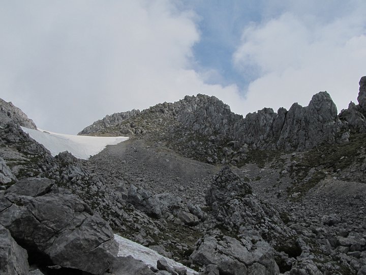 IMG_1460.JPG - Heroben liegt noch ein wenig Schnee.